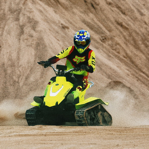 Nunggang Snowmobile Listrik
