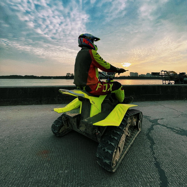 ATV Listrik 72V Torsi Dhuwur kanthi Trek Ganda & Motor Ganda kanggo Kahanan Ekstrem